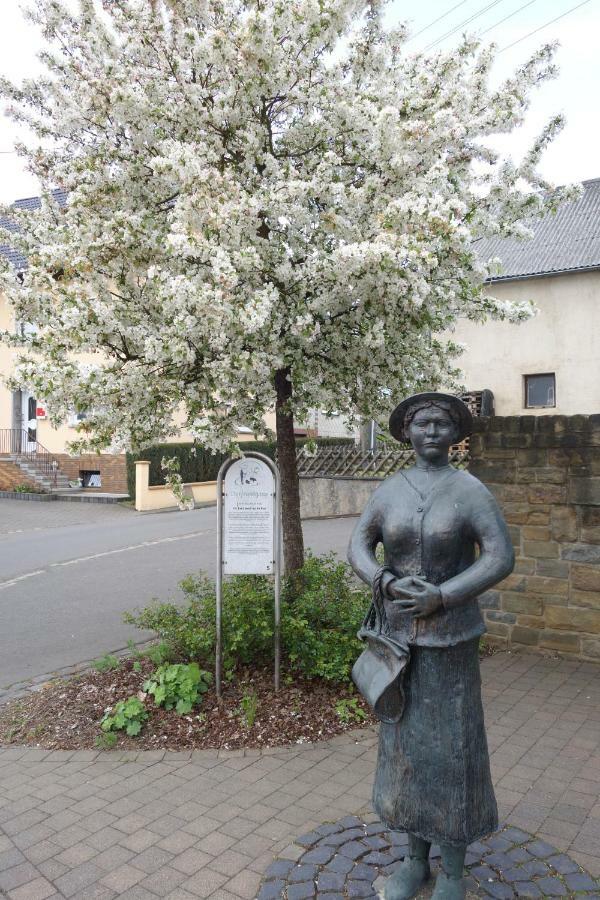 Eifelyeti Ferienwohnung Ellscheid エクステリア 写真